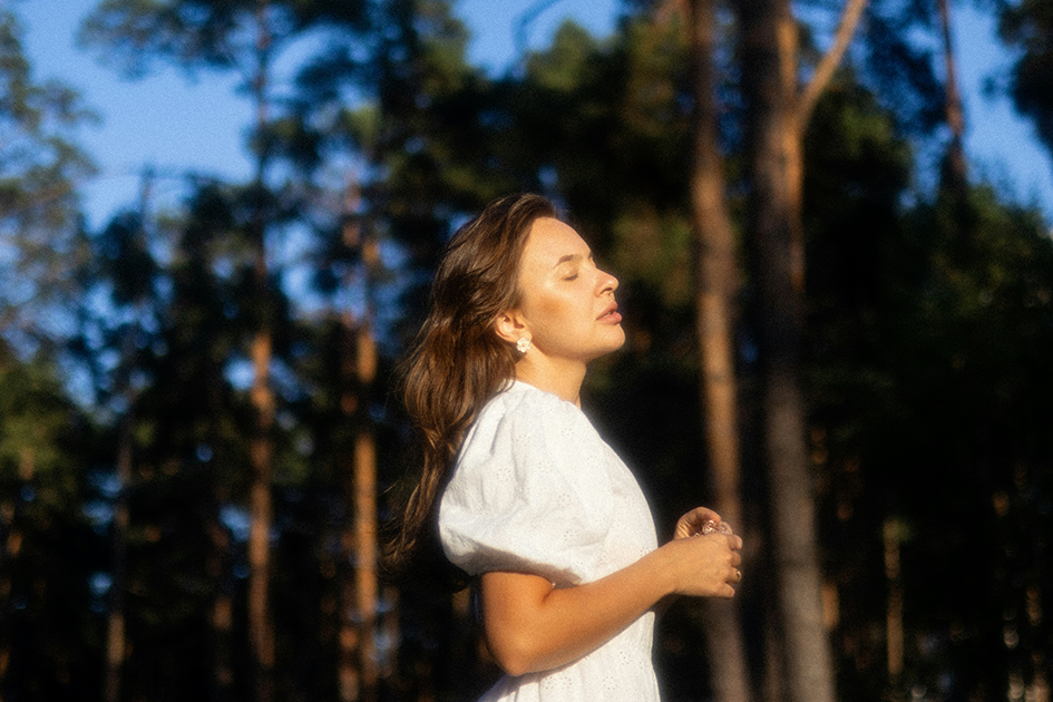Woman practicing healthy daily habits for hormone balance